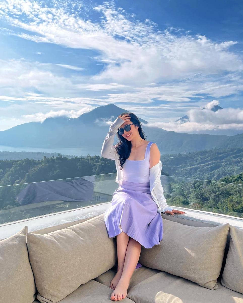OOTD bernuansa pastel ala Febby Rastanty