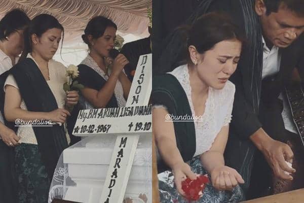Pemakaman Ibunda Marsha Aruan Diwarnai Isak Tangis