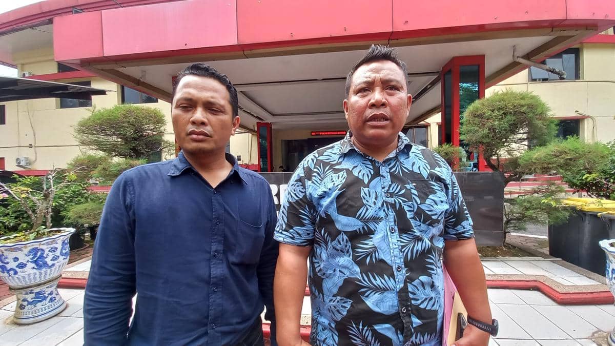 Mahasiswa S2 David Eka Putra melaporkan pengurus Yayasan Perguruan Darma Agung ke Polda Sumatra Utara.