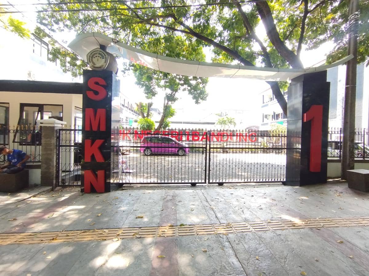 Gerbang SMA-SMK di Jabar Dikunci Saat Jam Belajar Mulai Berlaku!