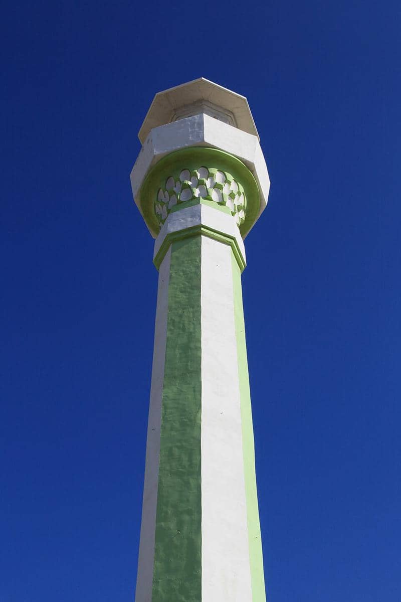 Pemandangan menara Masjid Mariam Al-Batool.