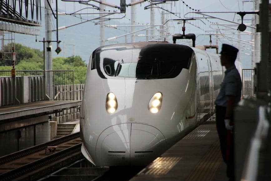 ilustrasi shinkansen