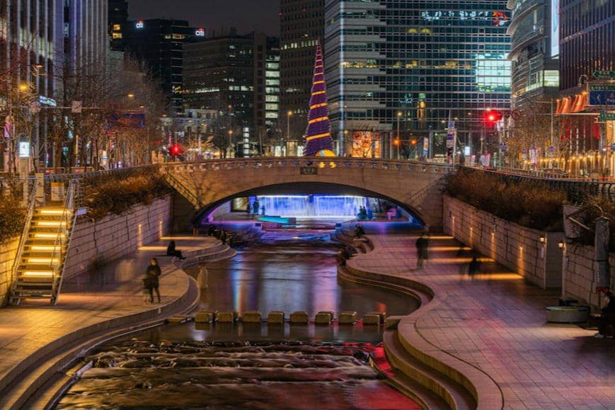 Seoul Hadirkan Bus Malam Gratis di Sepanjang Sungai Cheonggye