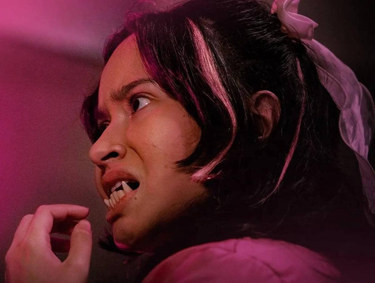 Review Siti Si Vampir, Satine Zaneta jadi Vampir Bekasi, Ngakak Pol!