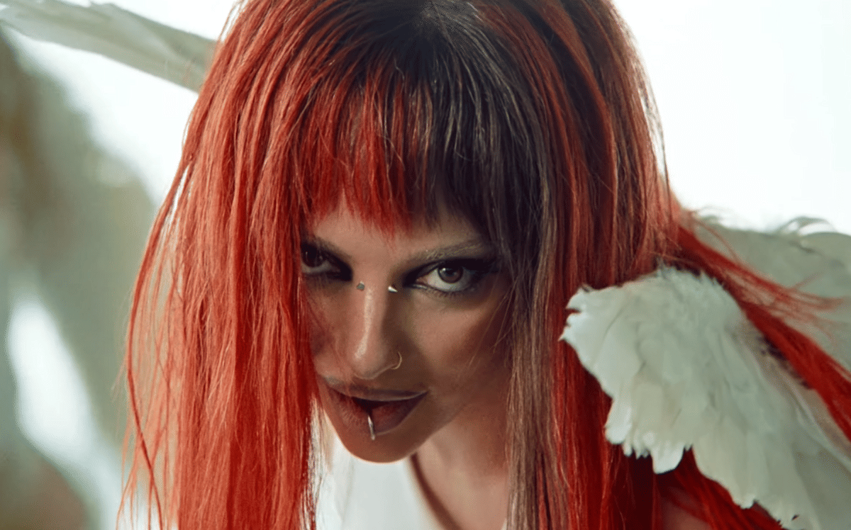 JADE dalam musik video "Angel Of My Dreams"