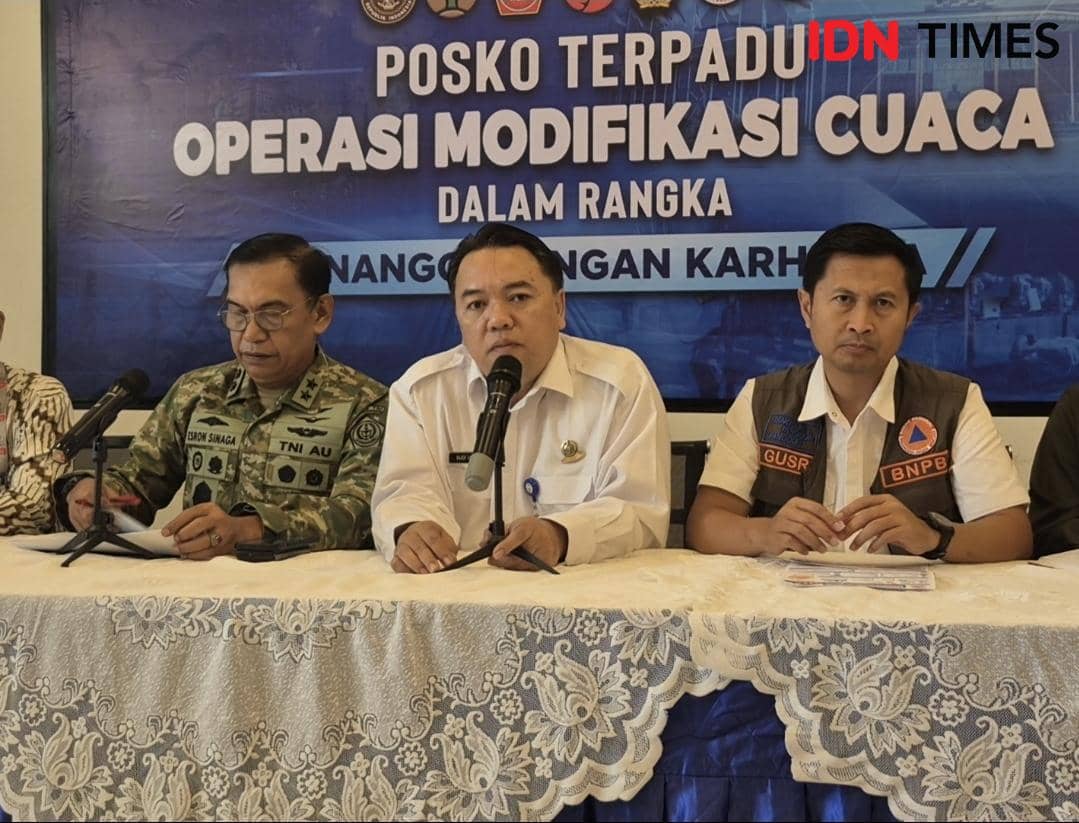 Pemerintah Pakai Dry Ice untuk Padamkan Karhutla di Sumsel dan Kalteng