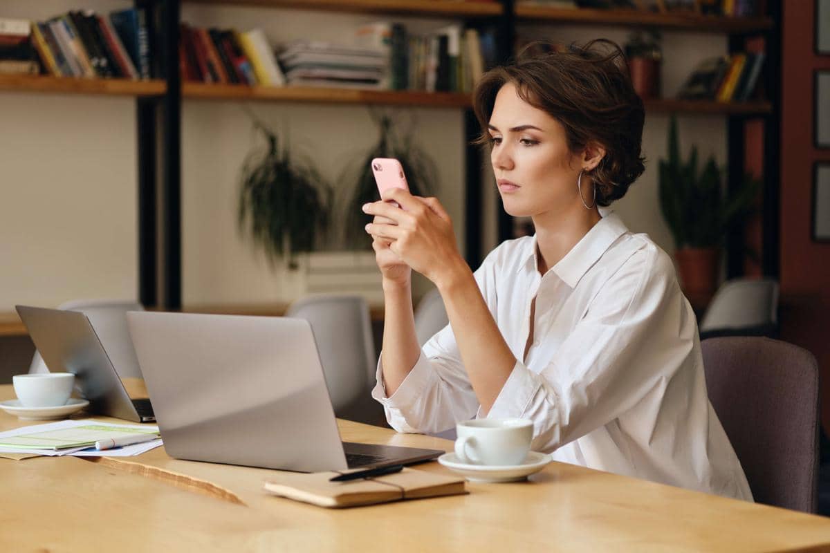 5 Aktivitas Harian yang Perlu Kamu Batasi Frekuensinya