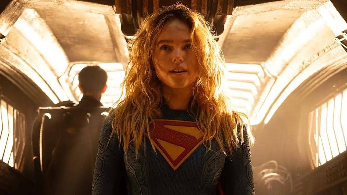 Potongan adegan resmi film Supergirl produksi Warner Bros. yang menampilkan Supergirl sebagai tokoh utama.