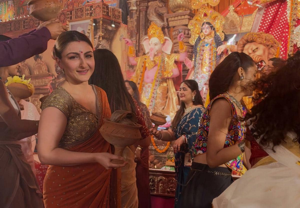 Soha Ali Khan Rayakan Durga Puja 2026, Meski Bukan Pemeluk Hindu