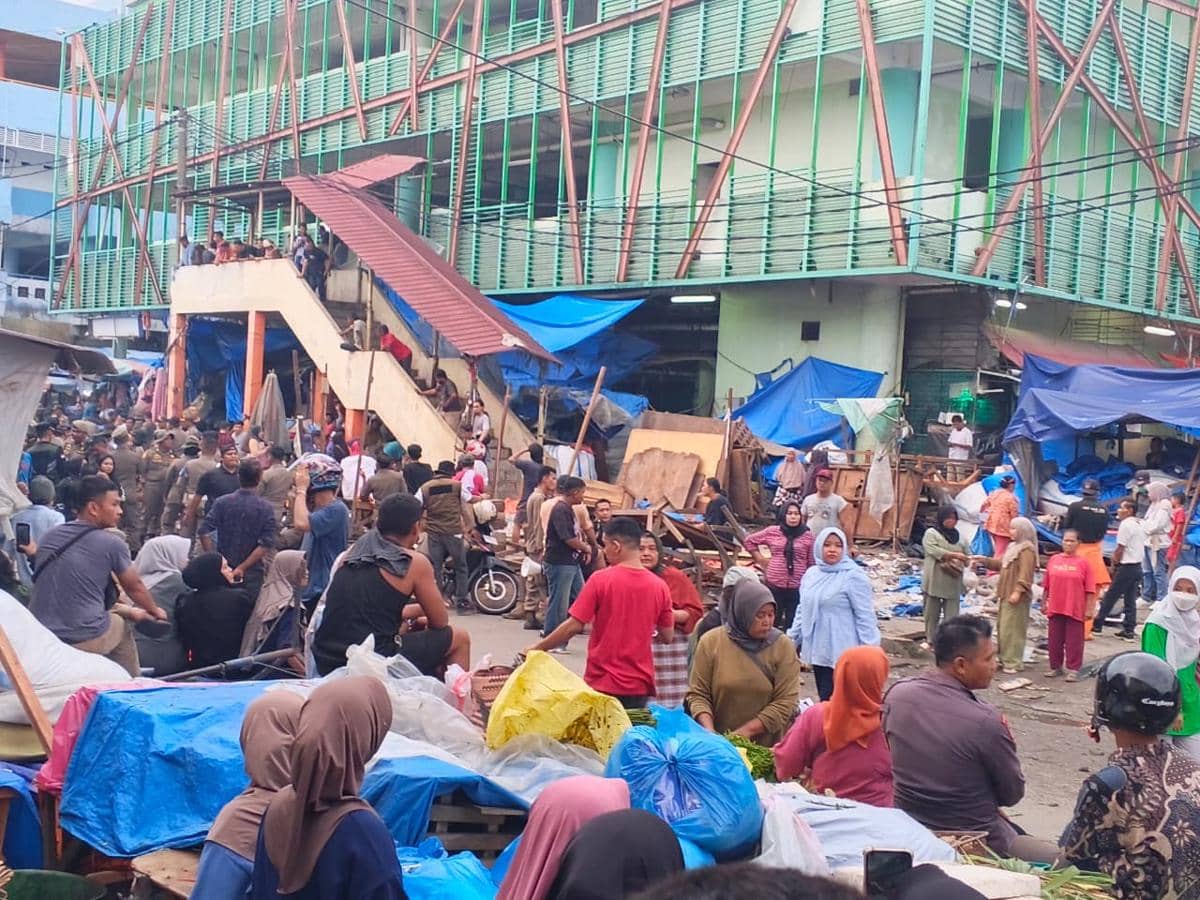 Pedagang Pasar Raya Padang Protes, Tolak Relokasi Meski Dipaksa Pemkot