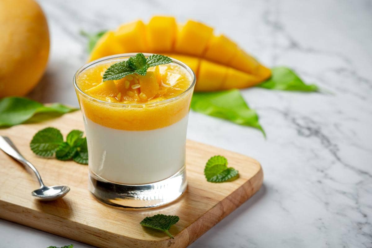 Resep Puding Mangga Yoghurt Kelapa yang Lembut dan Creamy