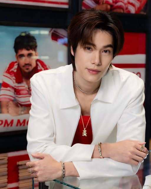 OOTD Pakai Jewelry ala Phuwin Tangsakyuen