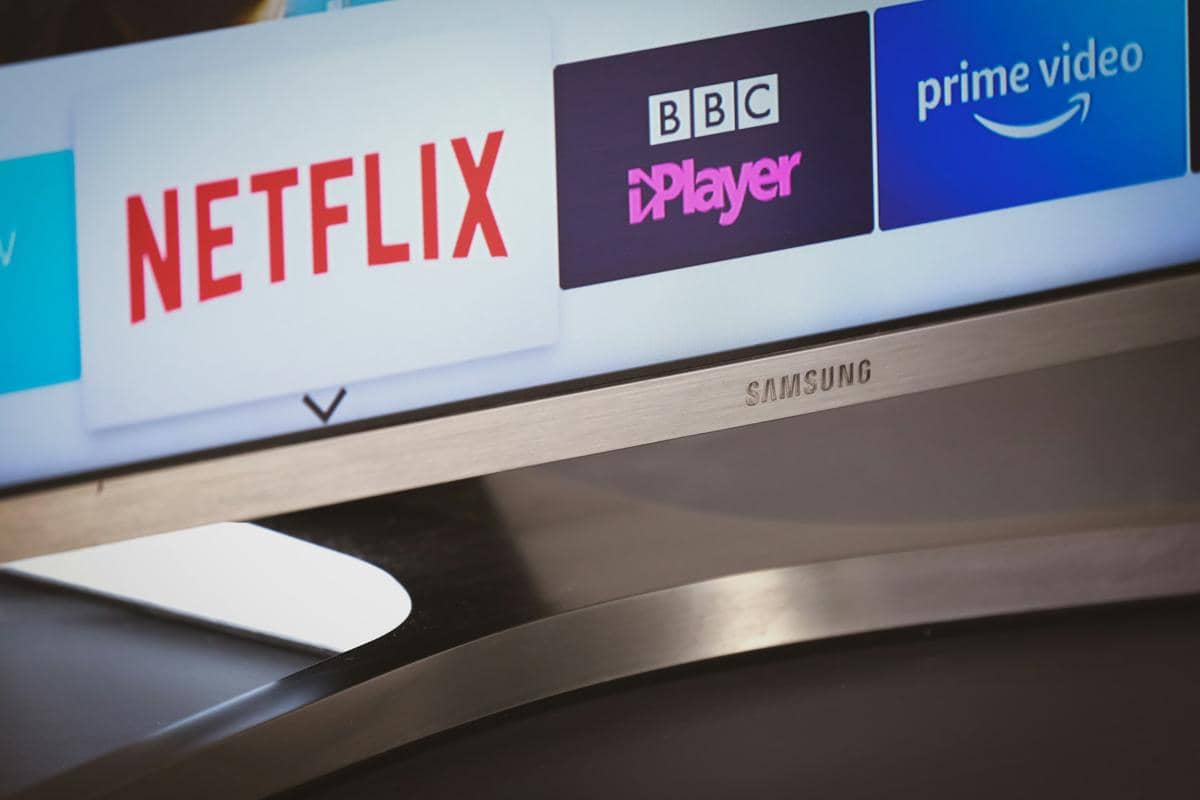 Apa Perbedaan TV OLED dari Samsung dan LG?