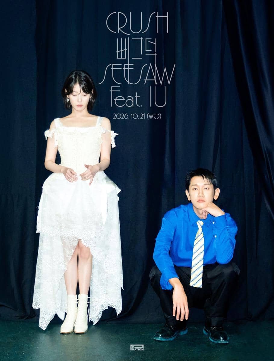 Poster lagu “Seesaw” menampilkan penyanyi Korea Crush dan IU dalam desain visual promosi bernuansa biru.