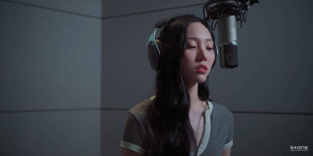 Cuplikan MV "DARKROOM" dari Youngseo ALLDAY PROJECT 