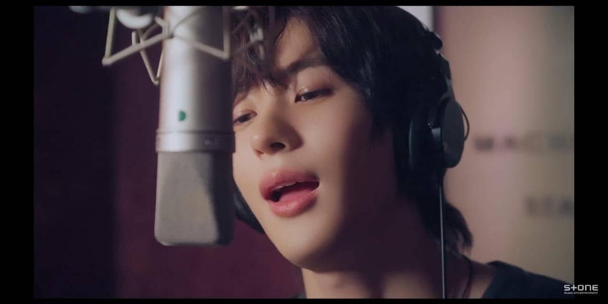 Cuplikan MV "Close To Me" dari Anton RIIZE 