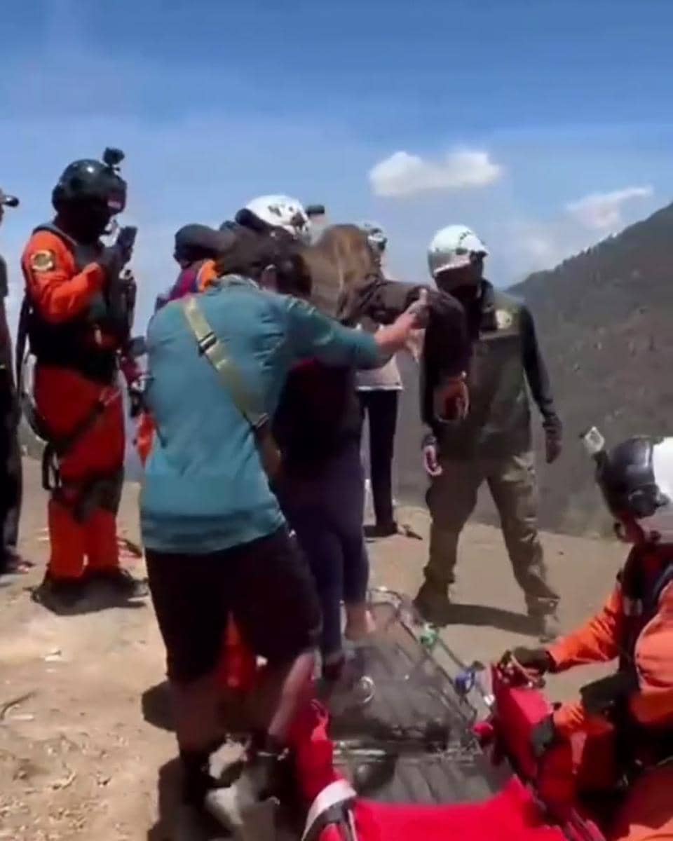 Kecelakaan di Rinjani, Pendaki Belanda Dievakuasi Pakai Helikopter