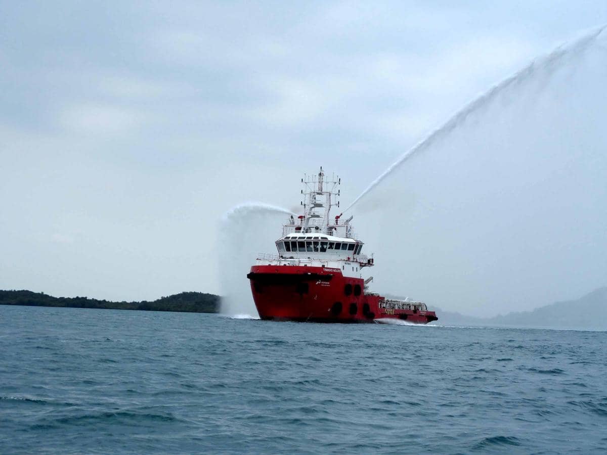 Pertamina Kerahkan Oil Boom untuk Cegah Tumpahan Minyak di Selat Sunda