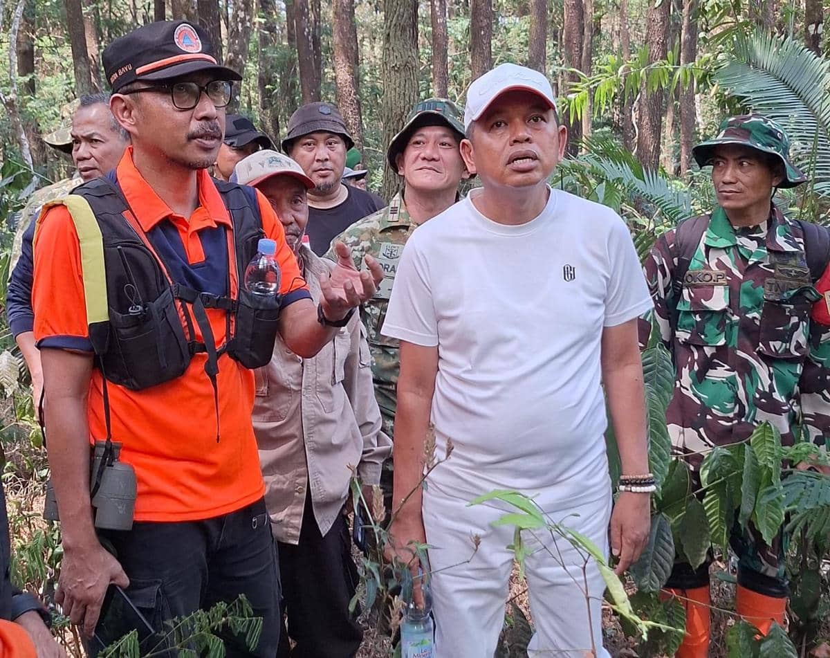 Dicari Prabowo di Rapat TPKAD, KDM Sibuk Padamkan Karhutla