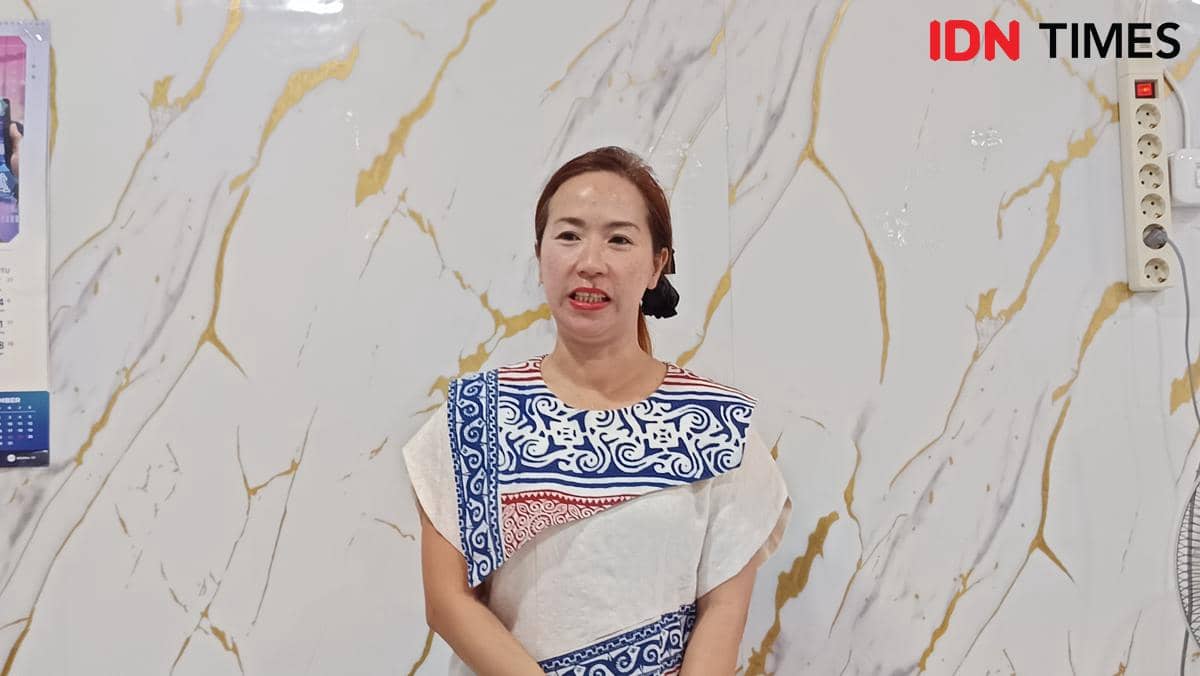 Melyana Khohari berbicara mengenai manfaat pembinaan Bank Indonesia bagi usaha Simpati Lombok Kuning di Makassar.