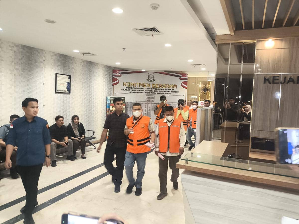 8 Tersangka Korupsi Dana PI Pertamina Hulu Rokan Ditahan Jaksa