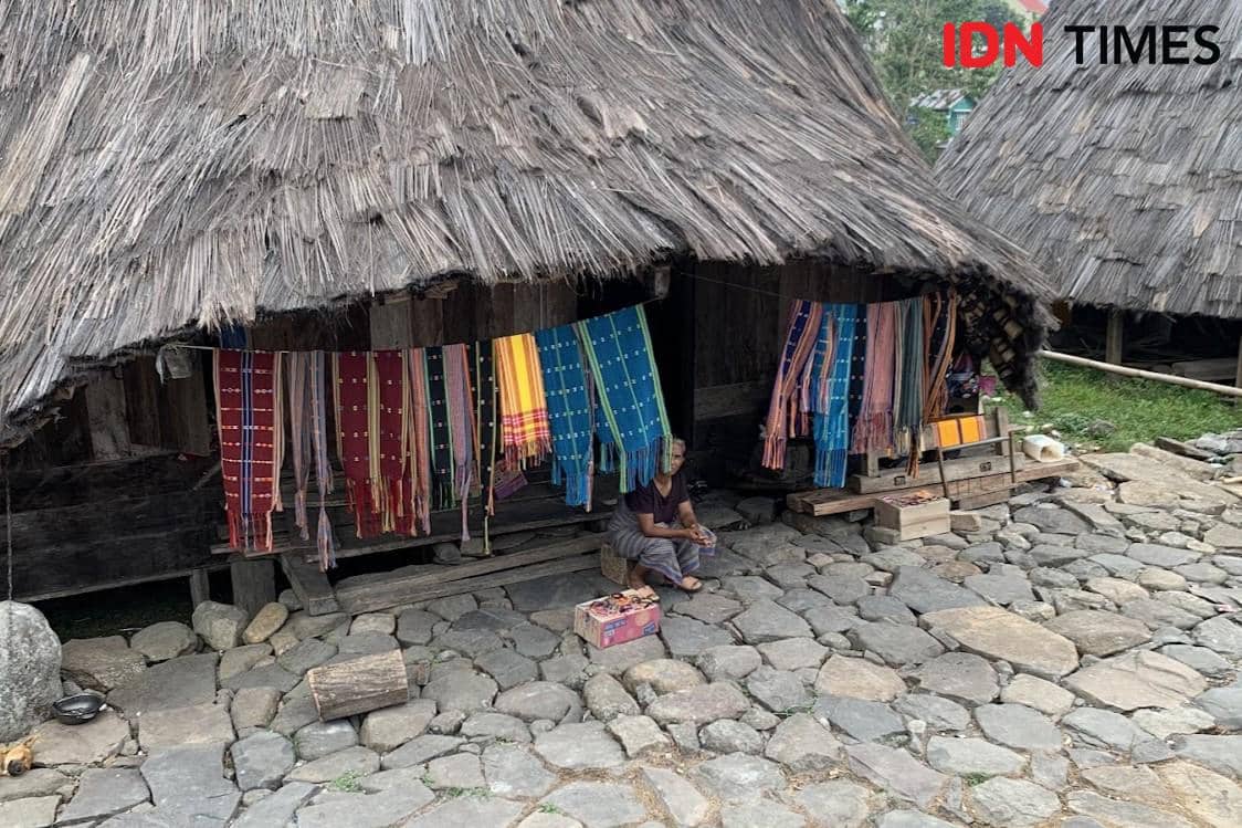 Potret tenun di Kampung Todo, Manggarai, Nusa Tenggara Timur 