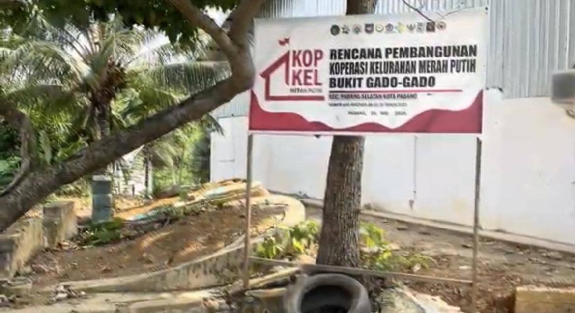 Salah satu lokasi KDKMP di Kota Padang, Sumatera Barat, dalam dokumentasi fotografer IDN Times Halbert Caniago.