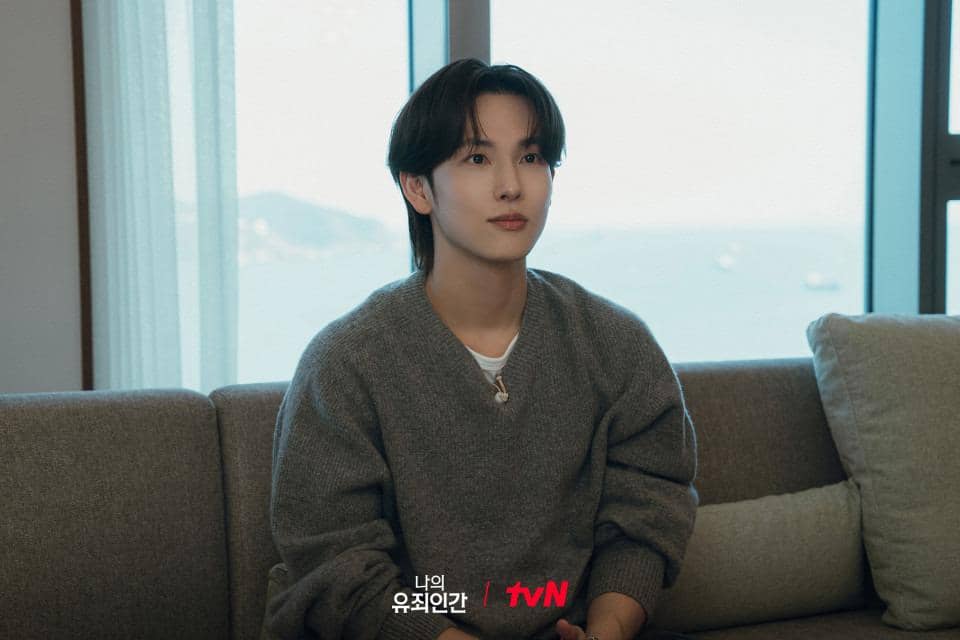 7 Sikap Mencurigakan Yoon Yi Jun di Love in Disguise, Janggal!