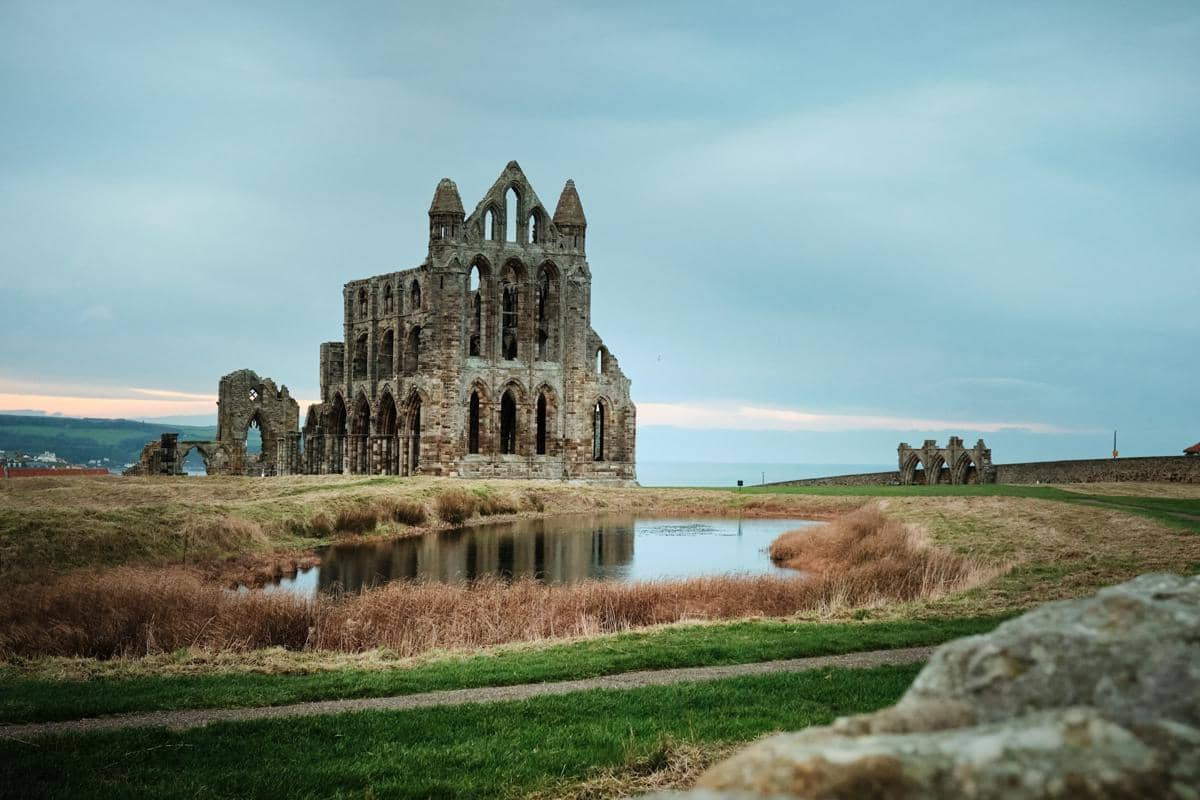 5 Tempat Halloween di Whitby untuk Menelusuri Jejak Kisah Dracula
