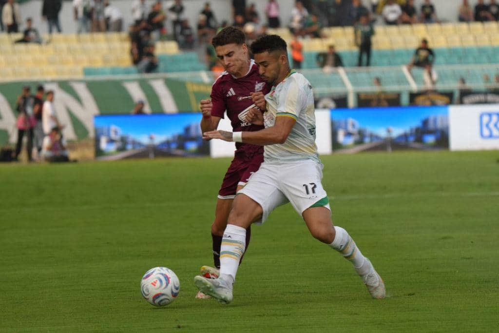 PSM Makassar versus Persebaya Surabaya di musim 2026/2027.