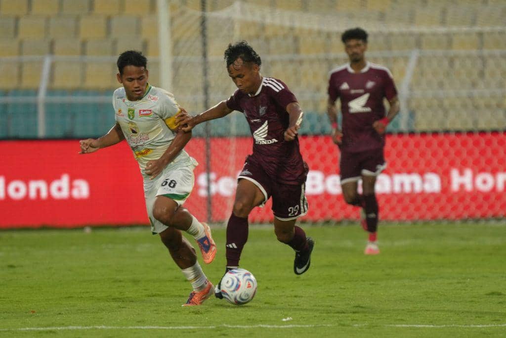 PSM Makassar versus Persebaya Surabaya di musim 2026/2027.