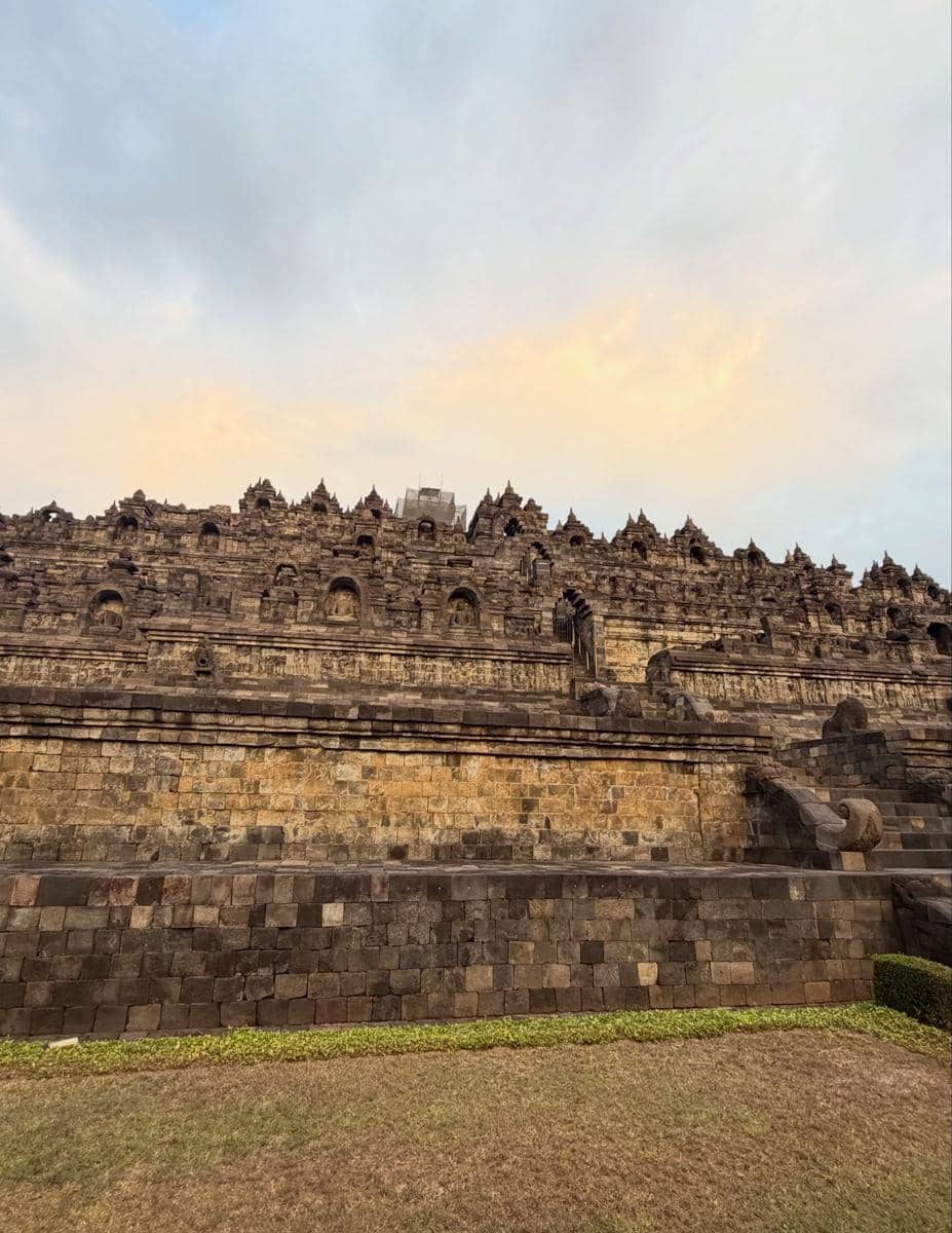 Titi Kamal liburan di Magelang