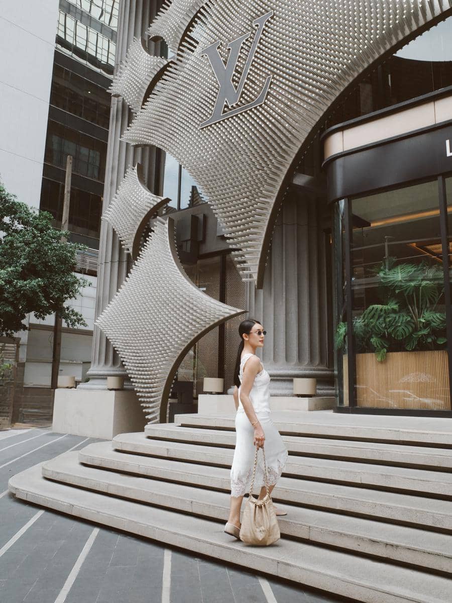 Anissa Aziza dan sahabat shopping di Bangkok