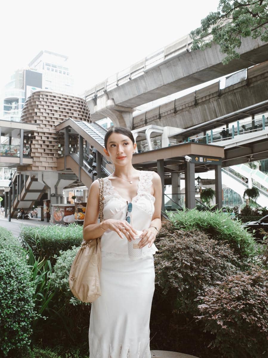 Anissa Aziza dan sahabat shopping di Bangkok