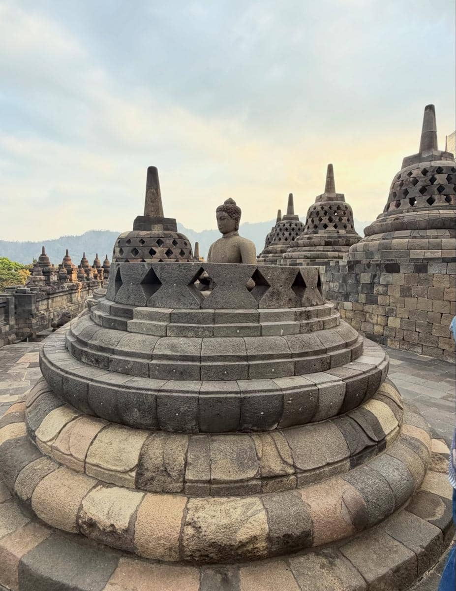 Titi Kamal liburan di Magelang