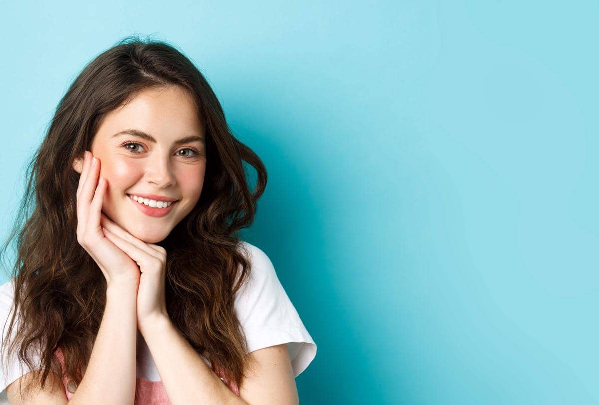 5 Cara Membuat Wajah Terlihat Fresh meski Kurang Tidur