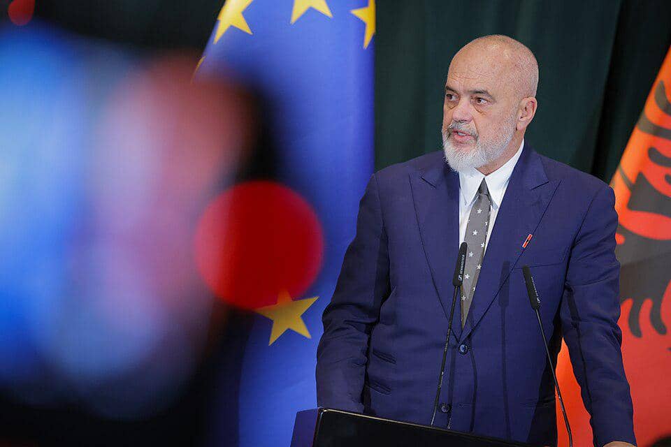 PM Albania Ancam Tetapkan Larangan Bepergian kepada Demonstran