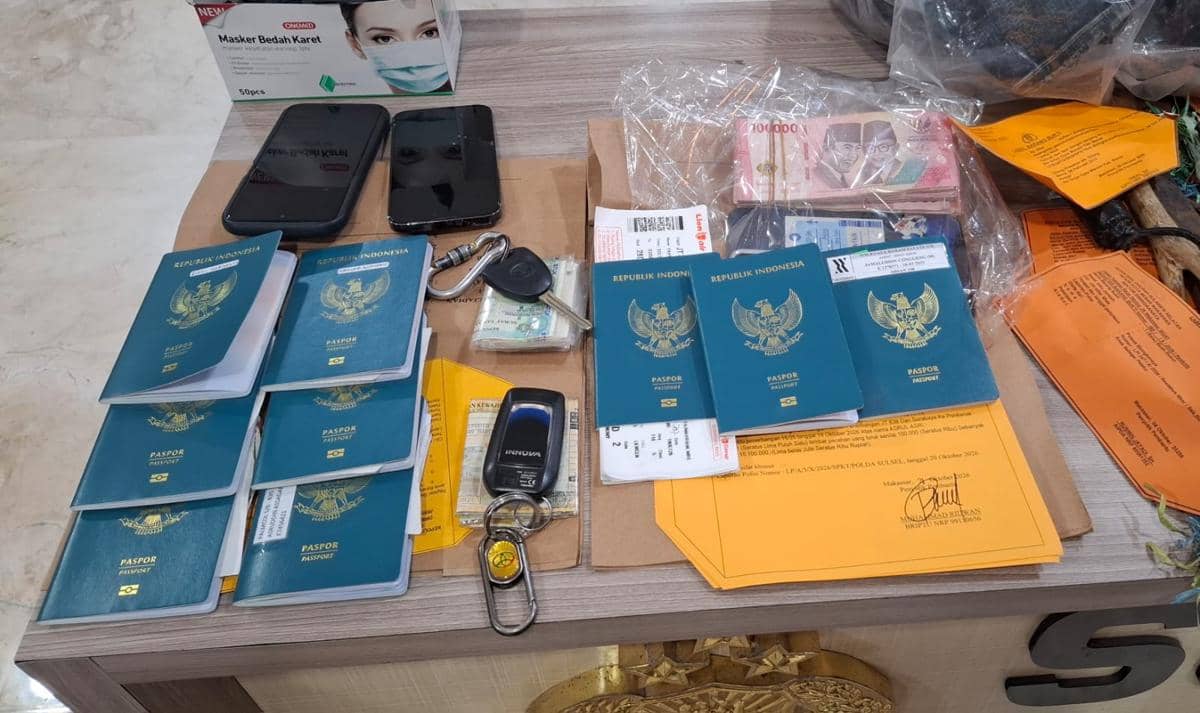 Polda Sulawesi Selatan mengungkap dua kasus dugaan tindak pidana perdagangan orang (TPPO) dengan modus perekrutan calon pekerja migran Indon