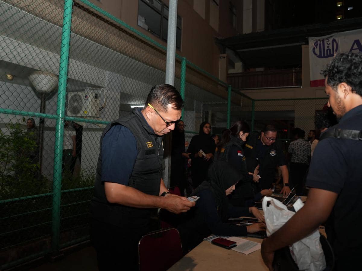Imigrasi Tangkap 45 WNA di Apartemen Kalibata City