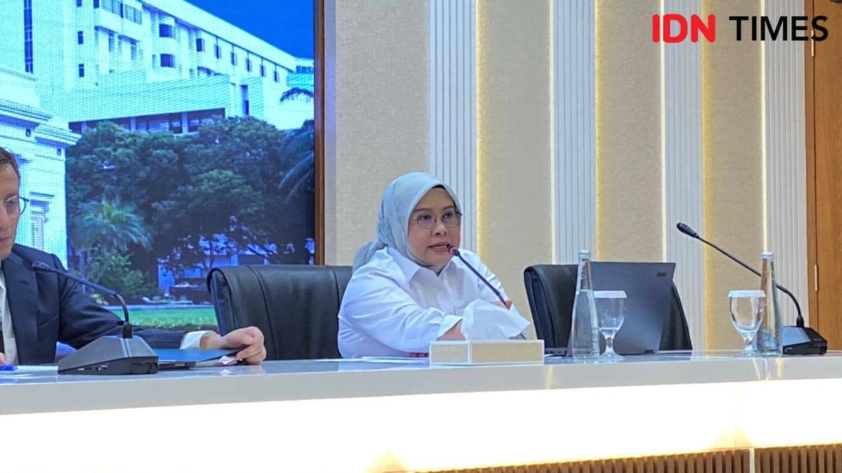 Direktur Perlindungan WNI Kemlu RI Heni Hamidah dalam jumpa pers, Kamis (22/10/2026).