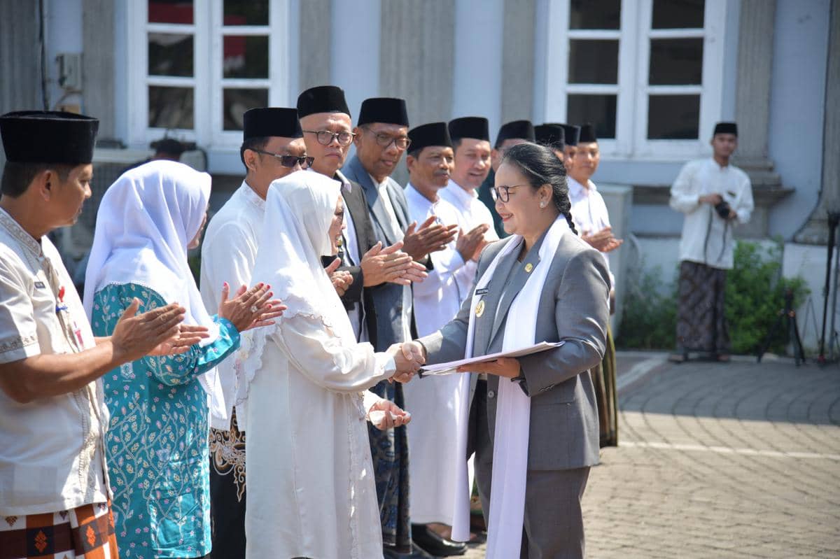 Hari Santri 2026, 2 Santriwati Berprestasi di Semarang Diganjar Umrah