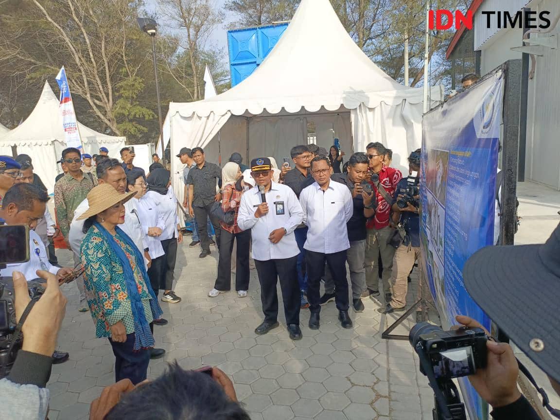 Kunjungan kerja Ketua Komisi IV DPR RI di Kampung Nelayan Merah Putih Poncosari, Kamis (22/10/2026). (IDN Times/Herlambang Jati Kusumo)