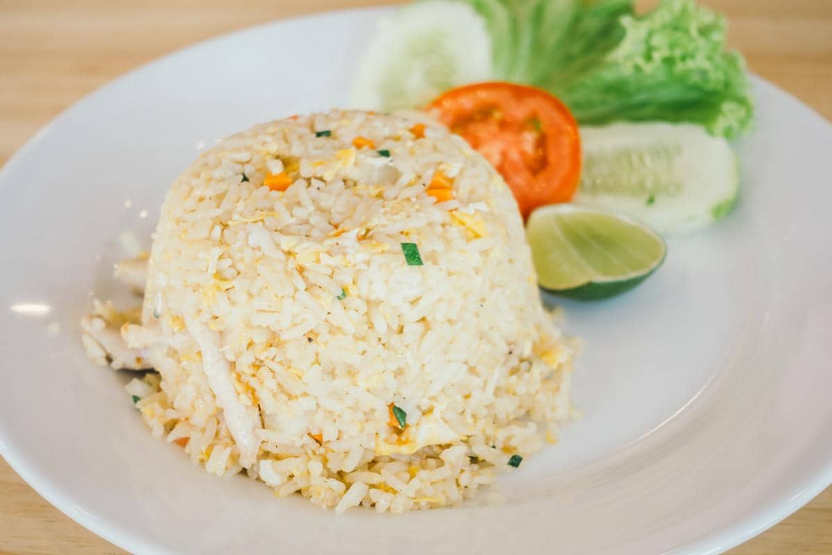 ilustrasi sajian khao pad