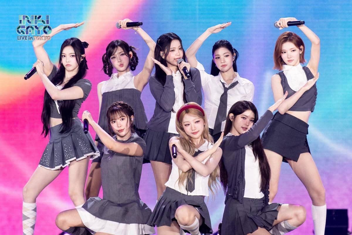Hearts2Hearts tampil di panggung INKIGAYO Live in Tokyo 2026 dalam unggahan akun Instagram resmi SBS Gayo