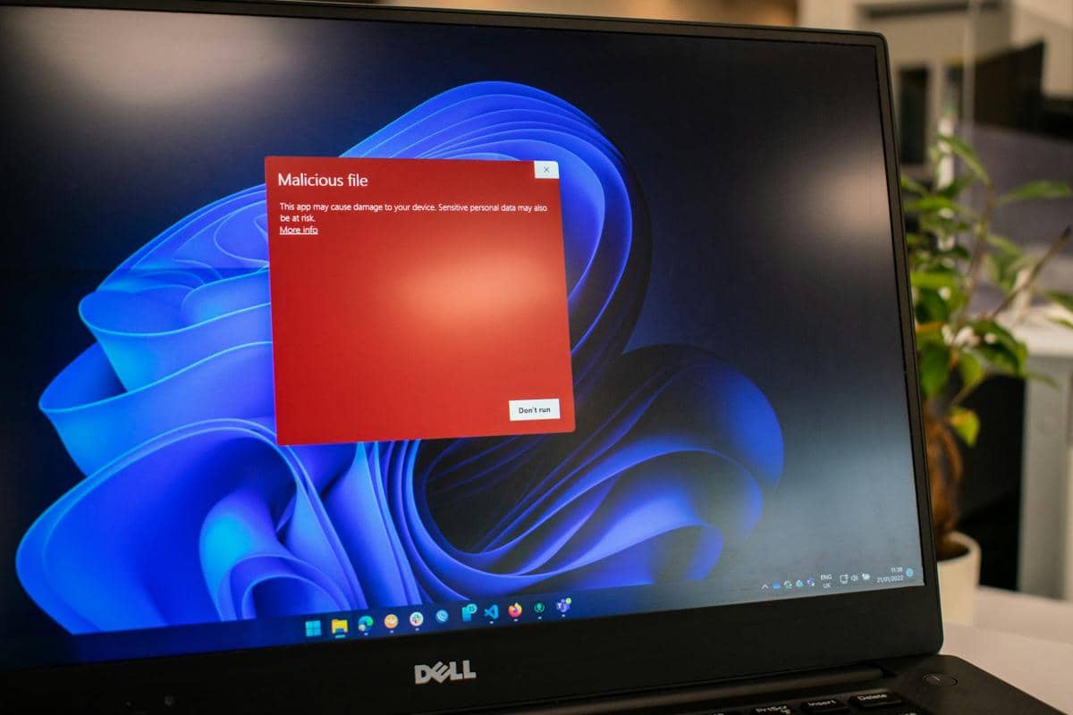 ilustrasi file berbahaya di Windows