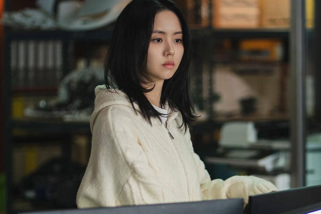 still cuts drama Between Steps