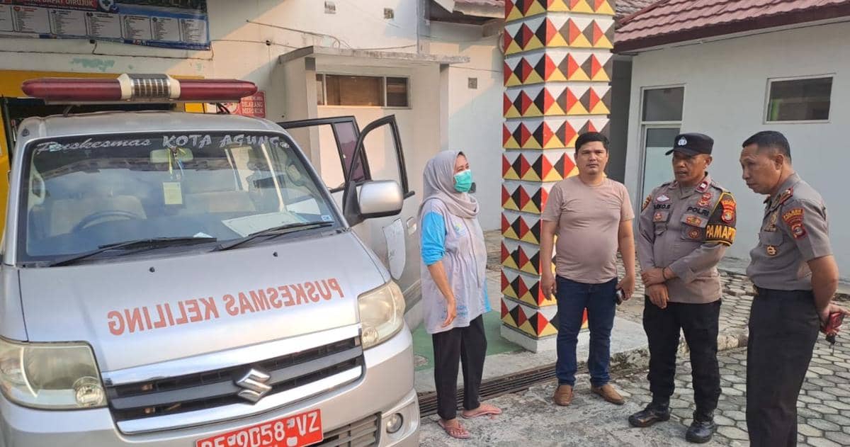 Polisi mengevakuasi dan mengolah TKP penemuan korban Sunarti meninggal dunia