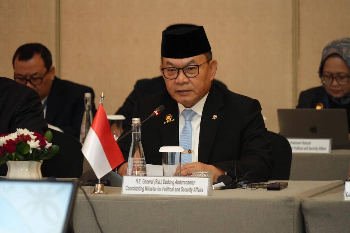 Menko Dudung: Bantuan Malaysia Tak Efektif Jika Asap Karhutla Masih Tebal