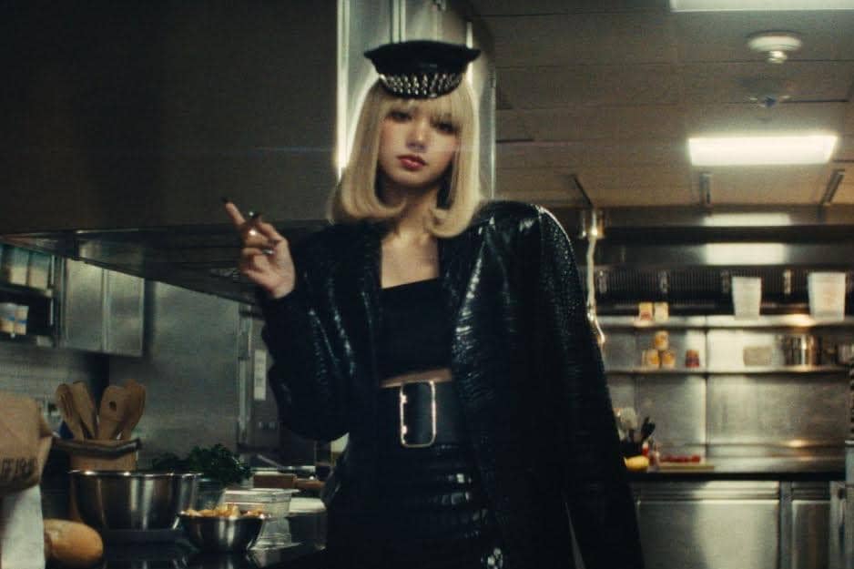 Lirik Lagu Tarantino, Lisa BLACKPINK Lakoni Adegan Action untuk MV-nya