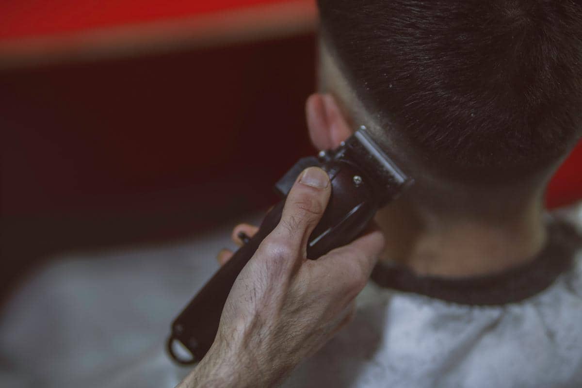 5 Gaya Rambut Pria Era Y2K yang Kembali Menarik Buat Dicoba!